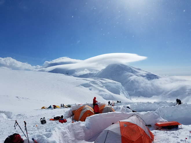 雪山のテント場