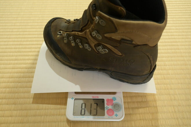 シリオの革登山靴の重量