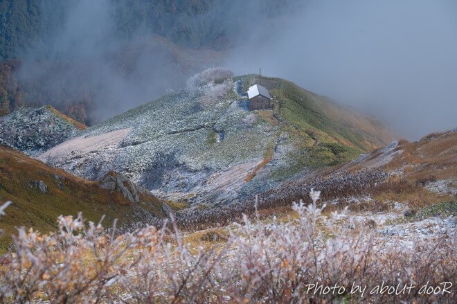 紅葉時期の越後駒ケ岳の登山道