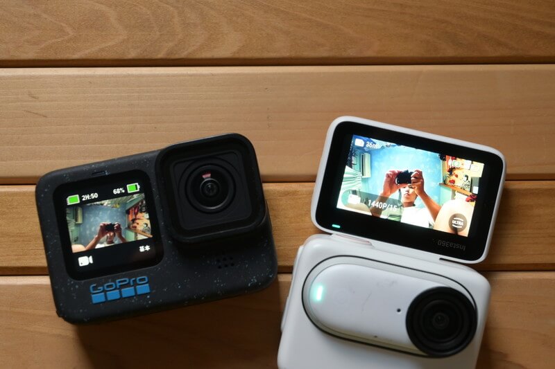 GoProとInsta360 GO 3Sの自撮り側のスクリーン