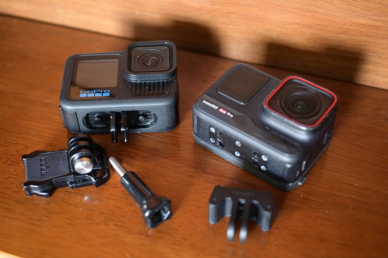 GoPro HERO 13とInsta360 Ace Proの比較（マウント）